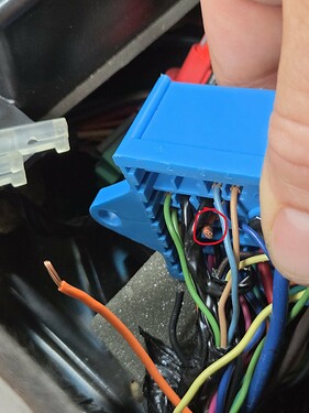 OBS Escalade console rear outlet wiring harness D3 orange 12V positive wire GMT400