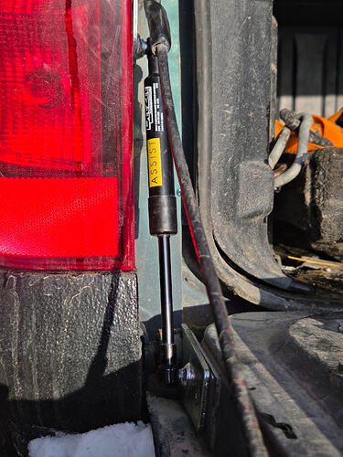 DeeZee DZ43102 Tailgate Assist installed on a GMT900