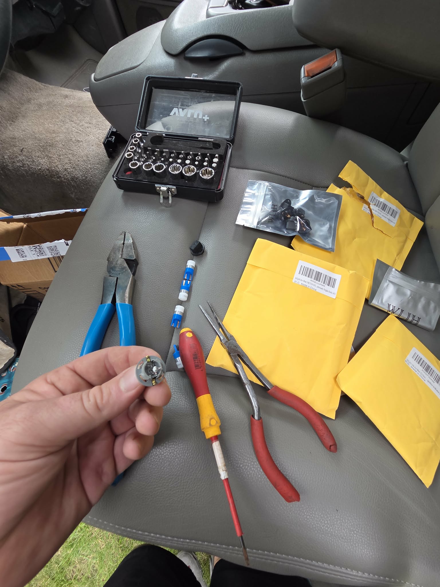 GMT400 cluster LED swap tools pliers screwdrivers and bulb holder